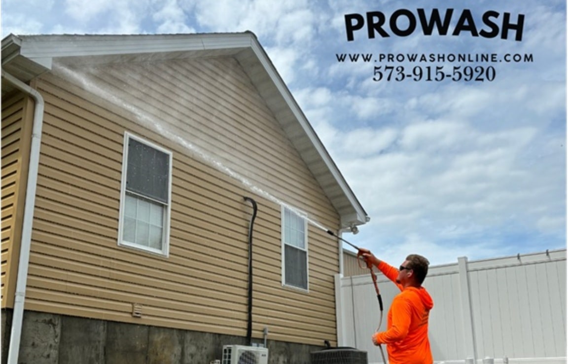 Keep Your Home Looking Fresh Professional Siding Cleaning in Farmington, Missouri